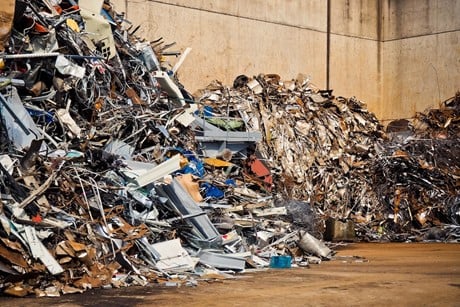 Kartons richtig entsorgen: Was gehört ins Altpapier?