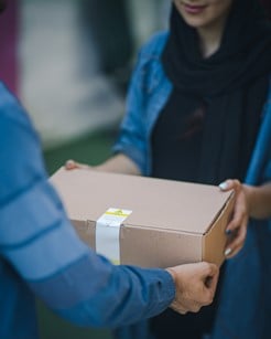 Kartons kaufen: So finden Sie die passende Versand- oder Umzugsbox