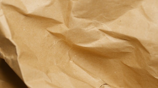 Kraftpapier verstehen: Eigenschaften und passende Anwendungen