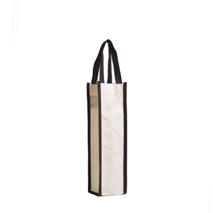 Eine beige-braune Geschenktüte für eine Flasche 1 l
