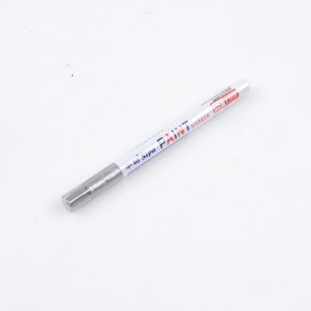 Schreibtisch mit Farbe SP100 Ölmarker permanent dünn 1 mm silber